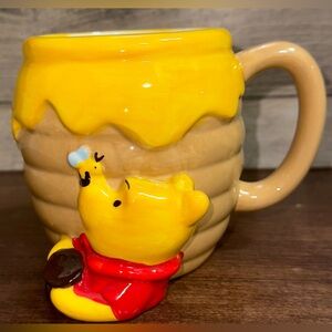 Super Cute 🥰 Disney Winnie the Pooh Honey Pot 🍯 3D Sculpted Ceramic Mug  23oz
